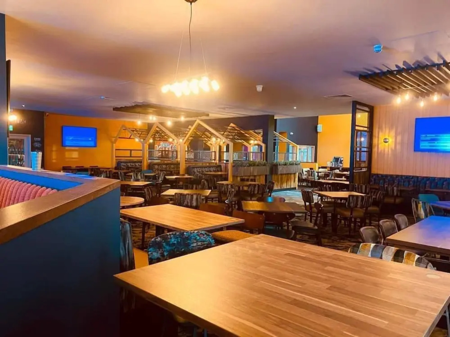 Adorable 2 Bedroom Caravan in Clacton-on-sea