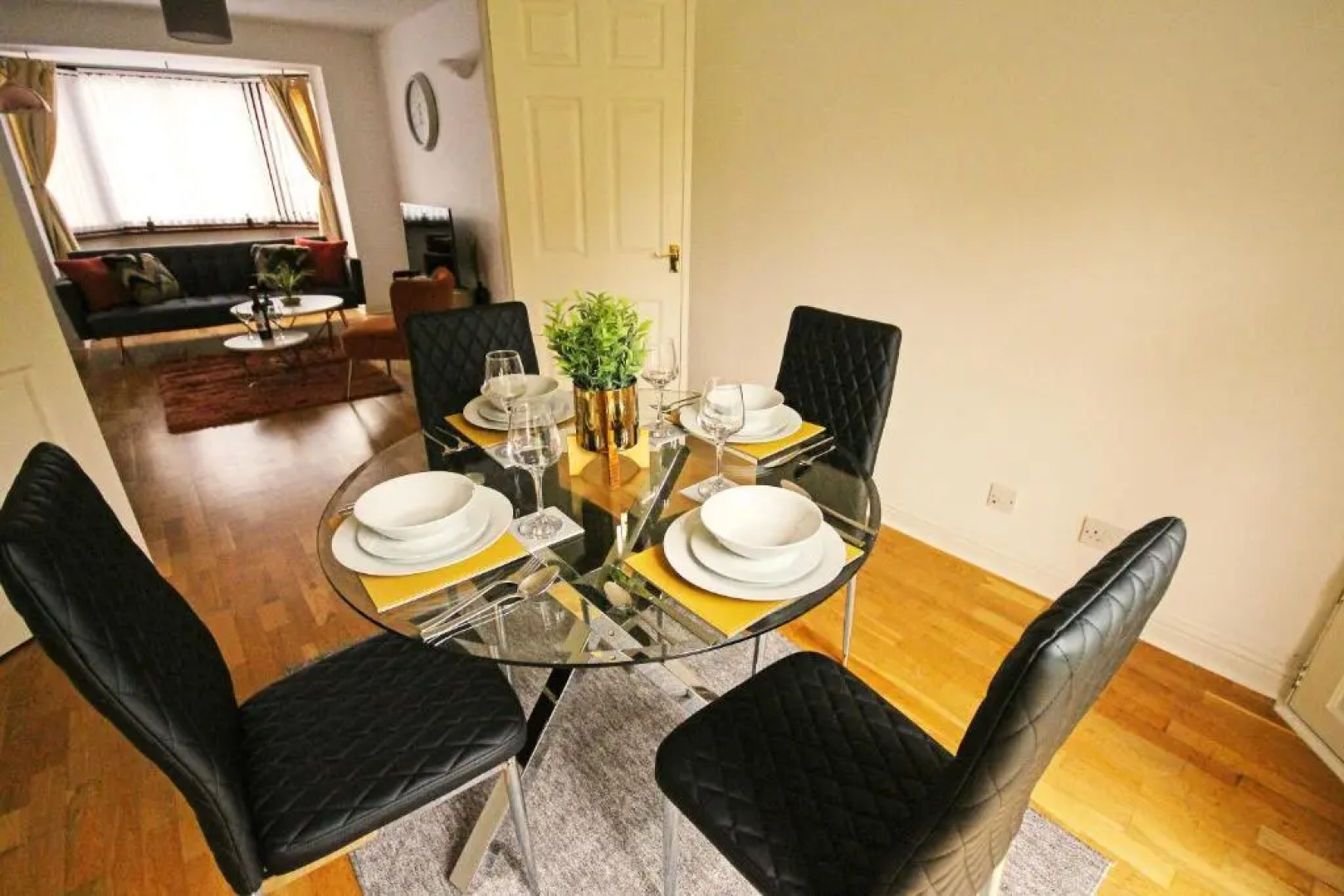 Luxury 3 Bed Hse Close to Beach Free Wifi Netflix