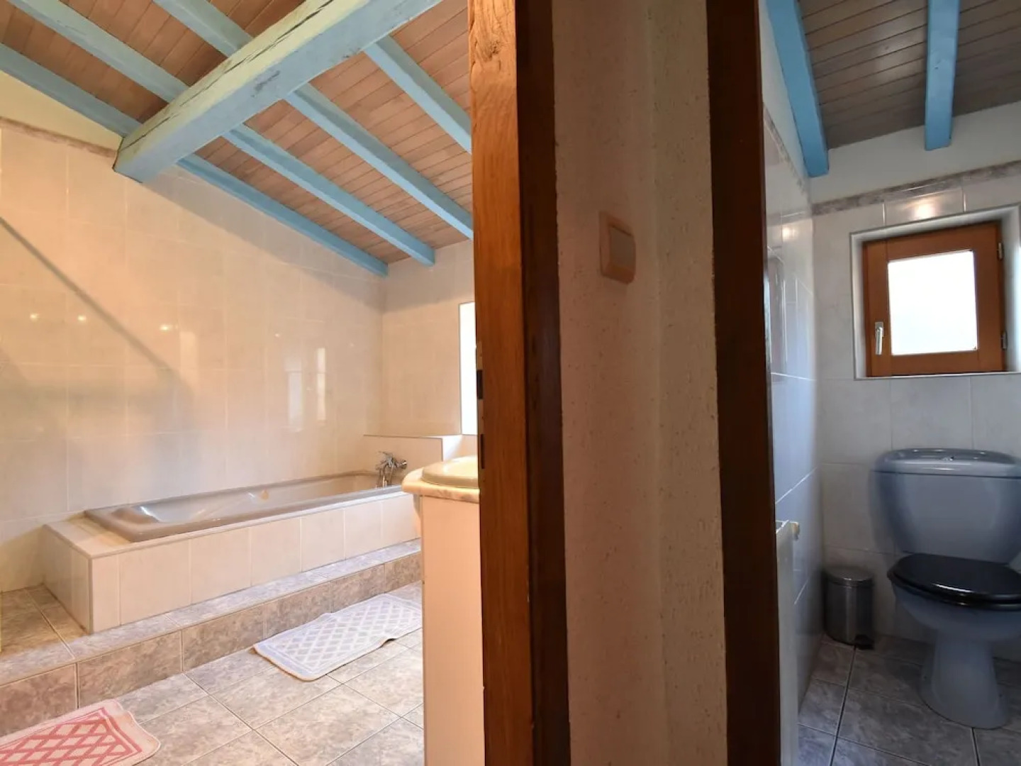 Beautiful Holiday Home with Heated Pool in Cazals France