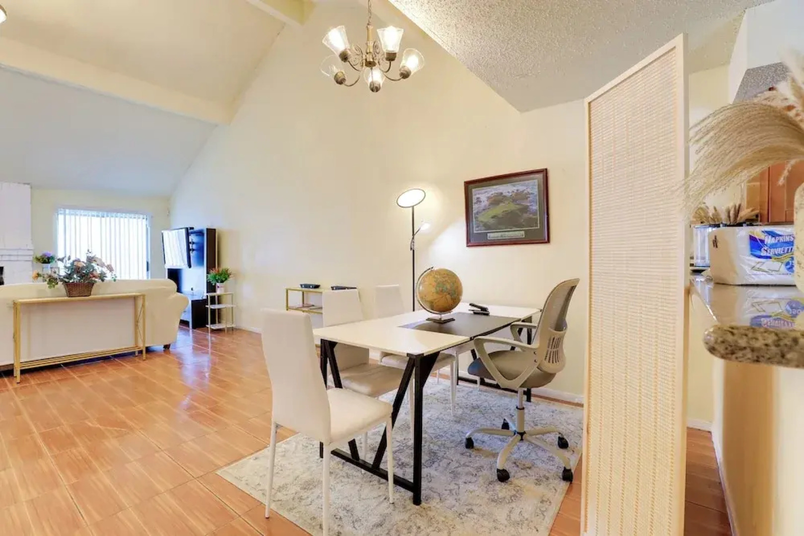 Houston Area Home w/ Yard - 5 Mi to Sugar Lakes!