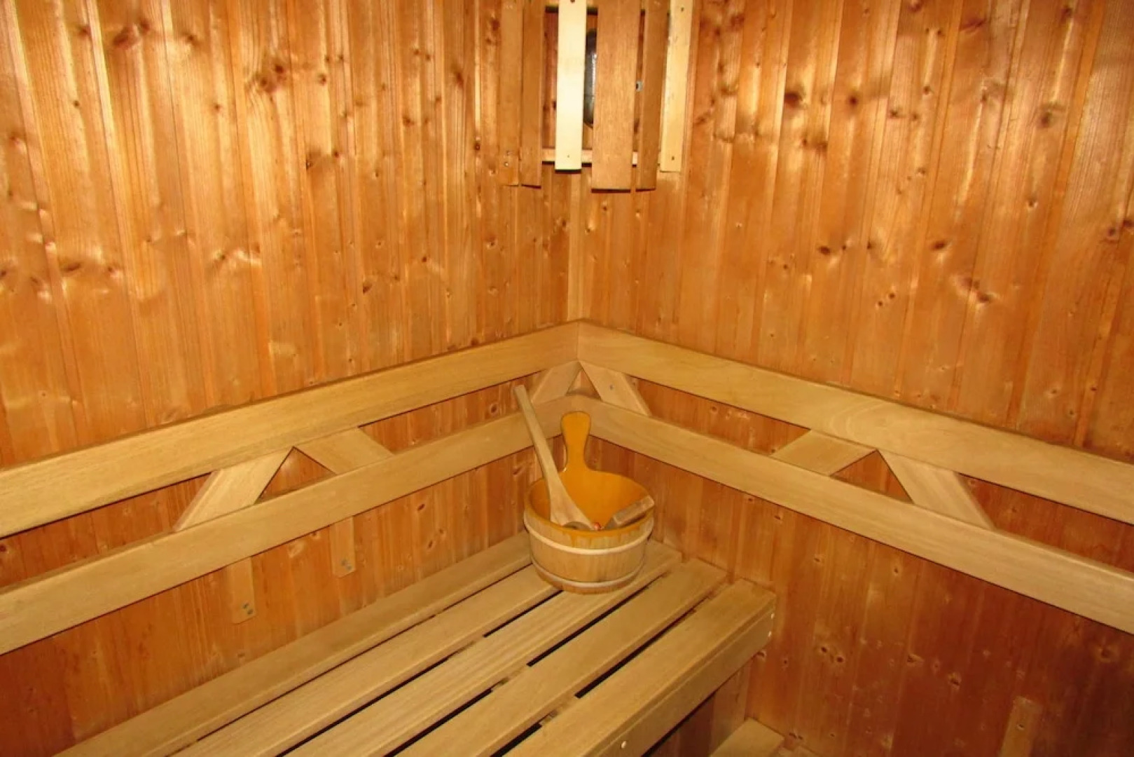 Villa with pool and sauna at Prague