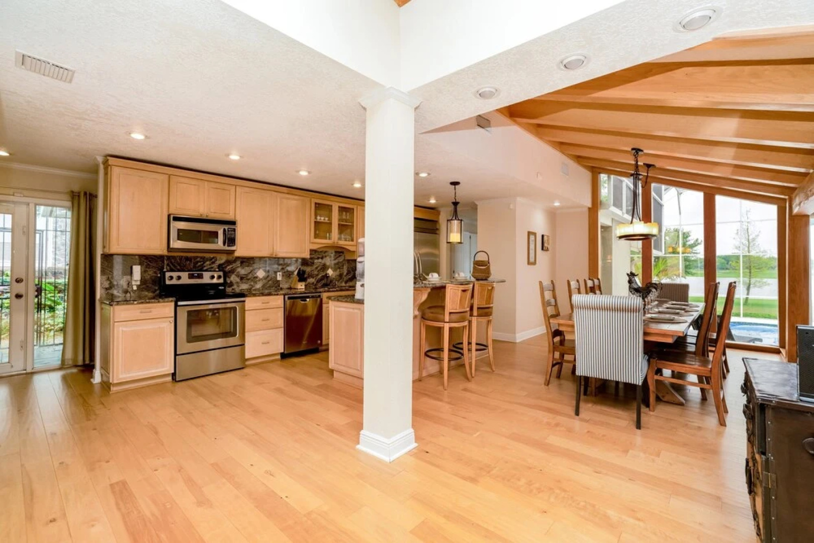 Ultimate 6 Bedroom 5 Bathroom On Bay Hill