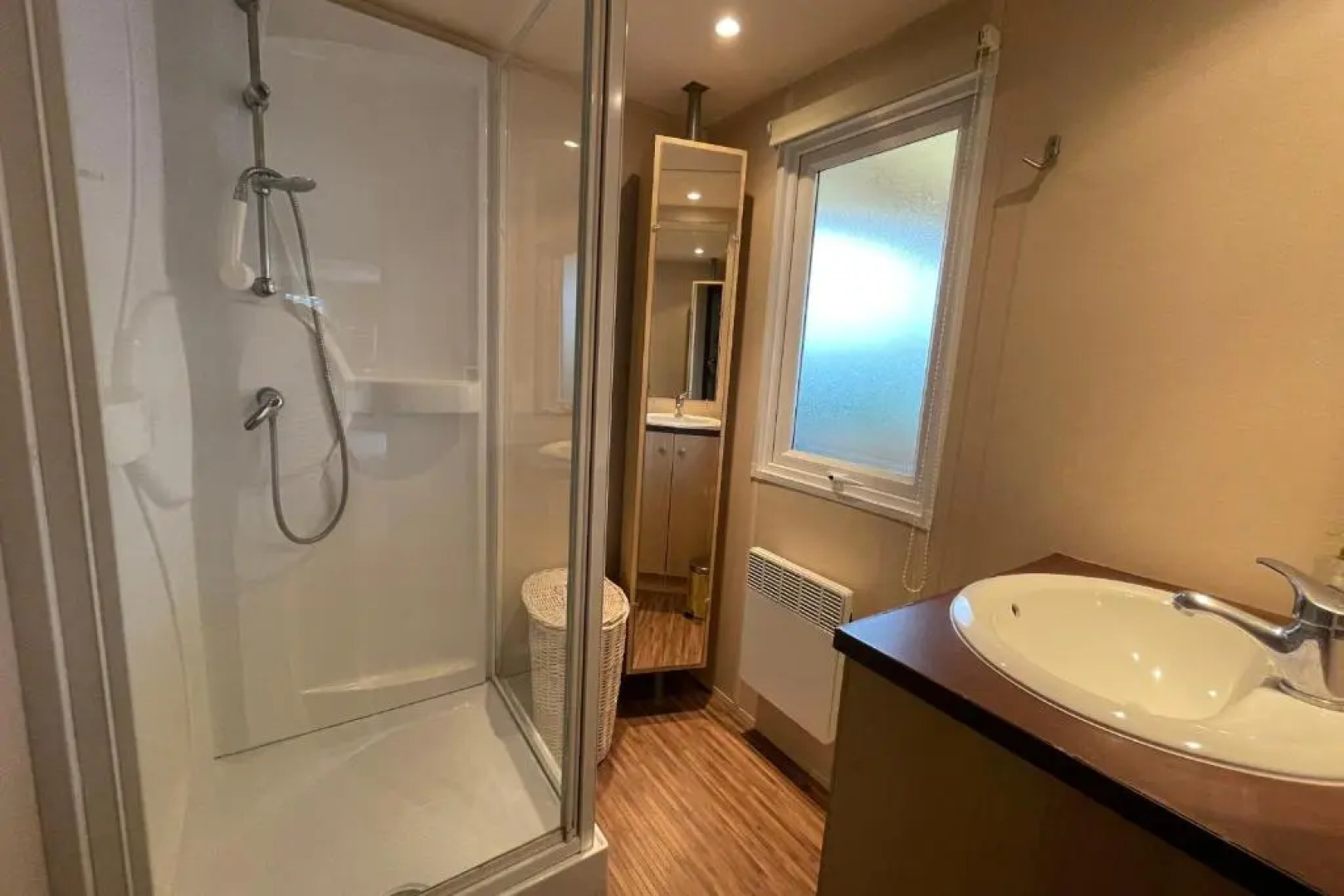 Mobile home in a campsite with swimming pool in Marennes plage