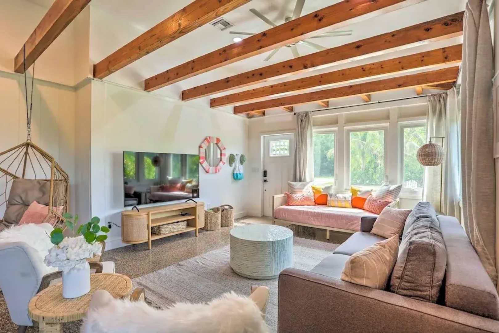 Hutchinson Island Cottage: Steps to the Beach