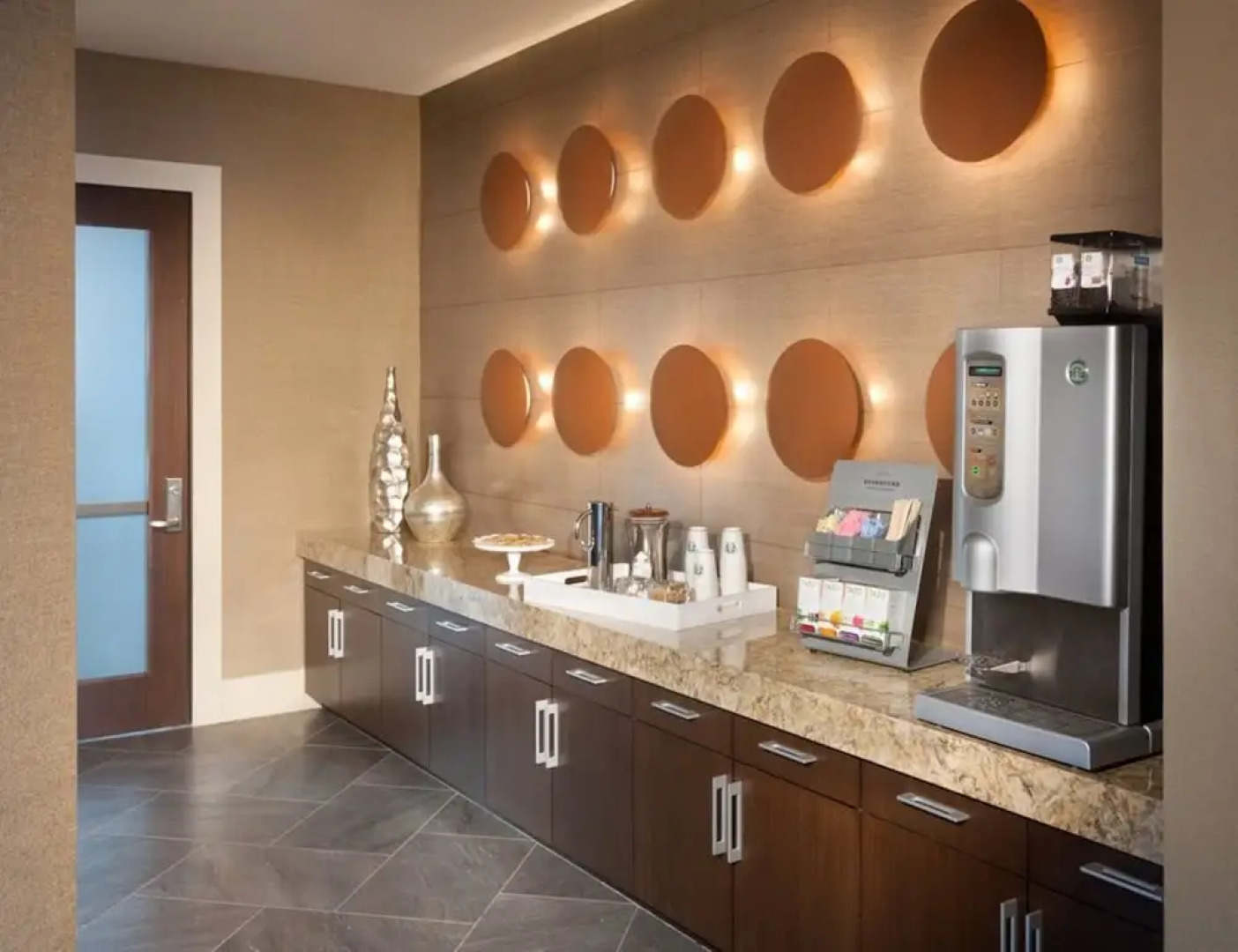 Global Luxury Suites at Hidden Creek