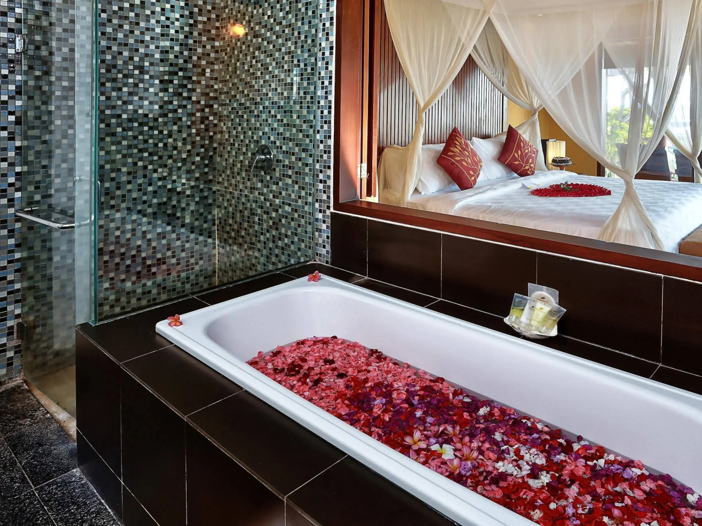 Nirwana Beach & Resort