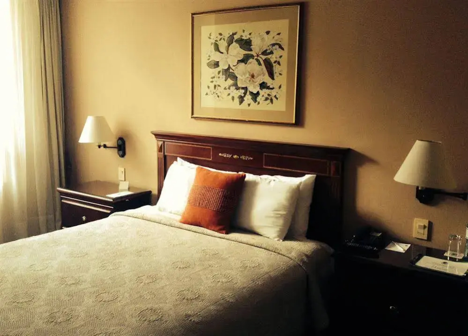 La Colina Suites Hotel