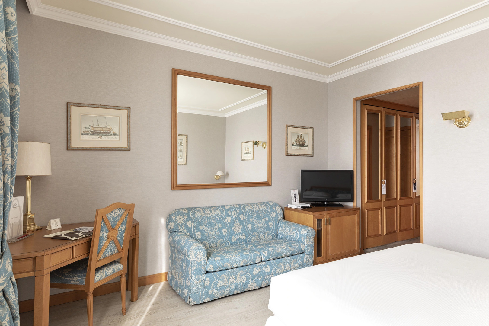 Отель Royal Garden