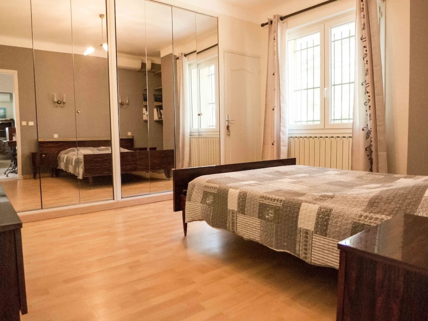 Attractive Villa in Roquemaure With Swimming Pool