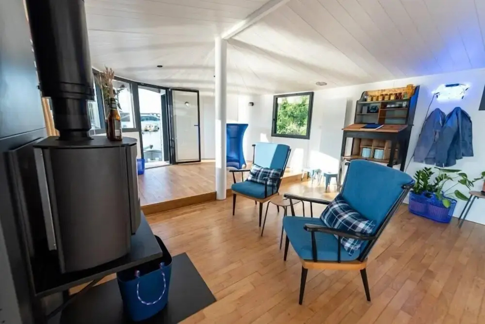 Péniche Carpe Diem La Rivière House