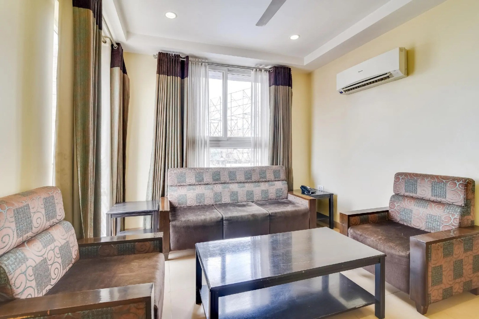 Palette - Sign Regency Hotel