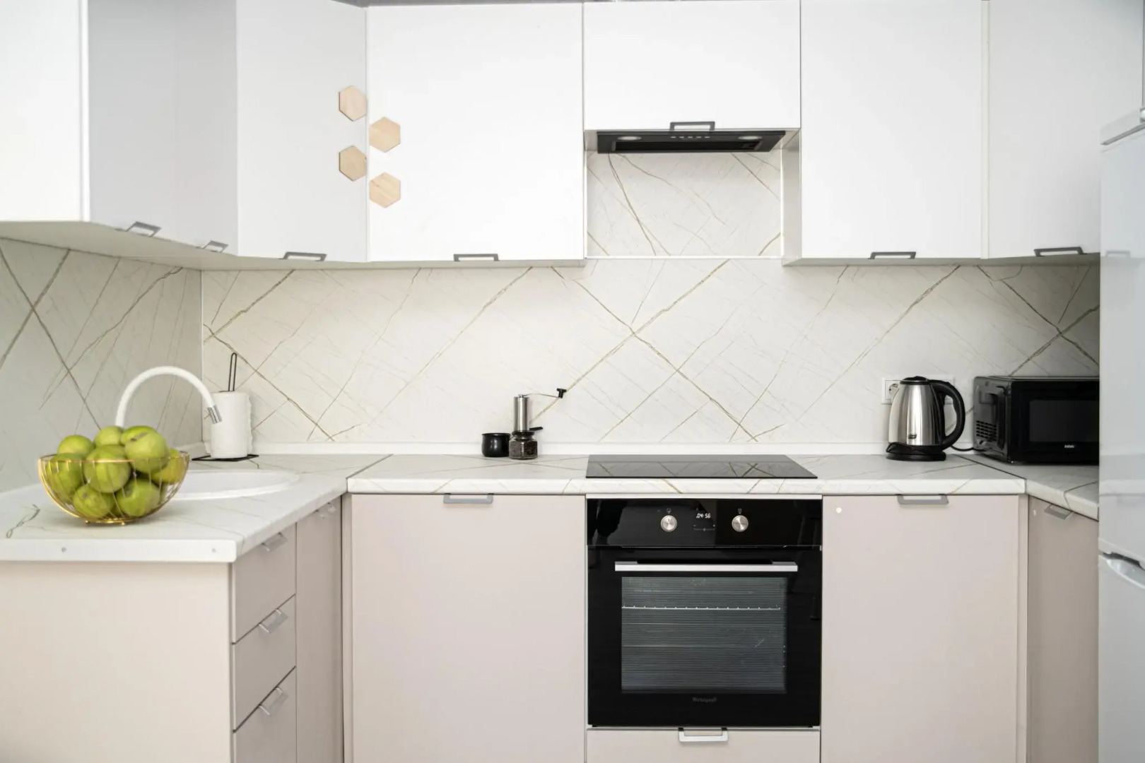 SunSet (СанСет) на улице Героя Советского Союза Аристархова