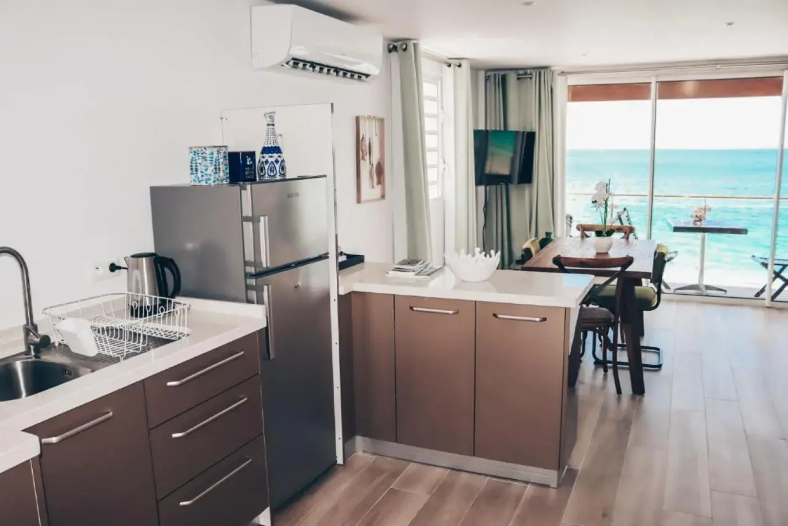 PARADISE VIEW 1 bed-room water front studio at Grand Case