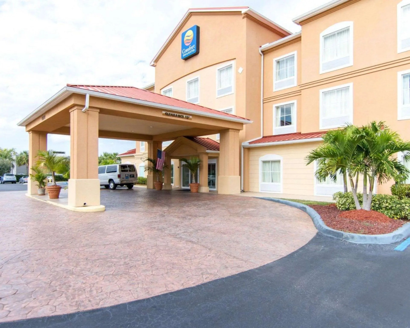 Comfort Inn & Suites Fort Myers Airport