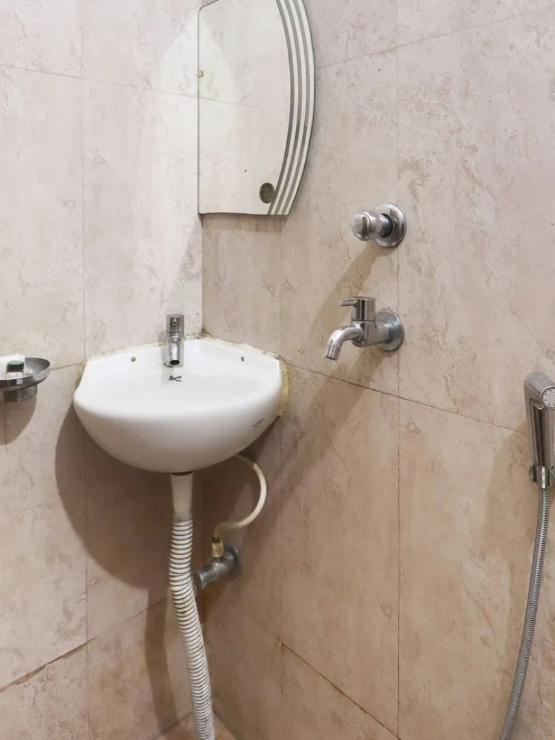 OYO 35441 Hotel Ravi Vinay