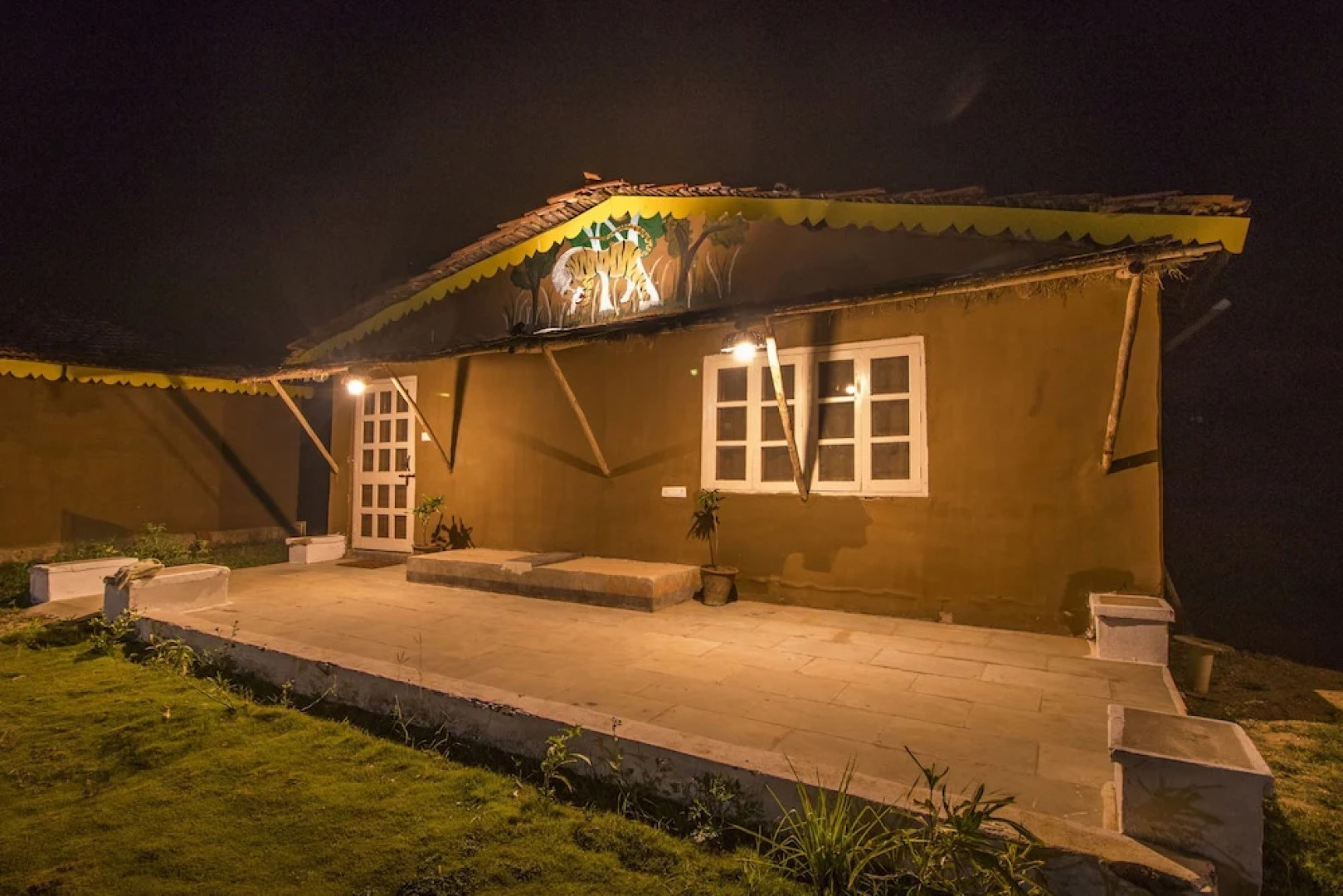 WOW STAYZ2 Pachmarhi Foothill Cottages