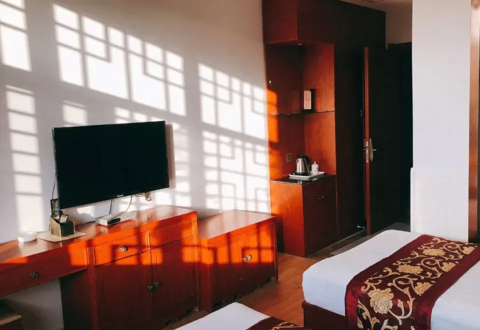 Lingshi Jinjiang Express Hotel