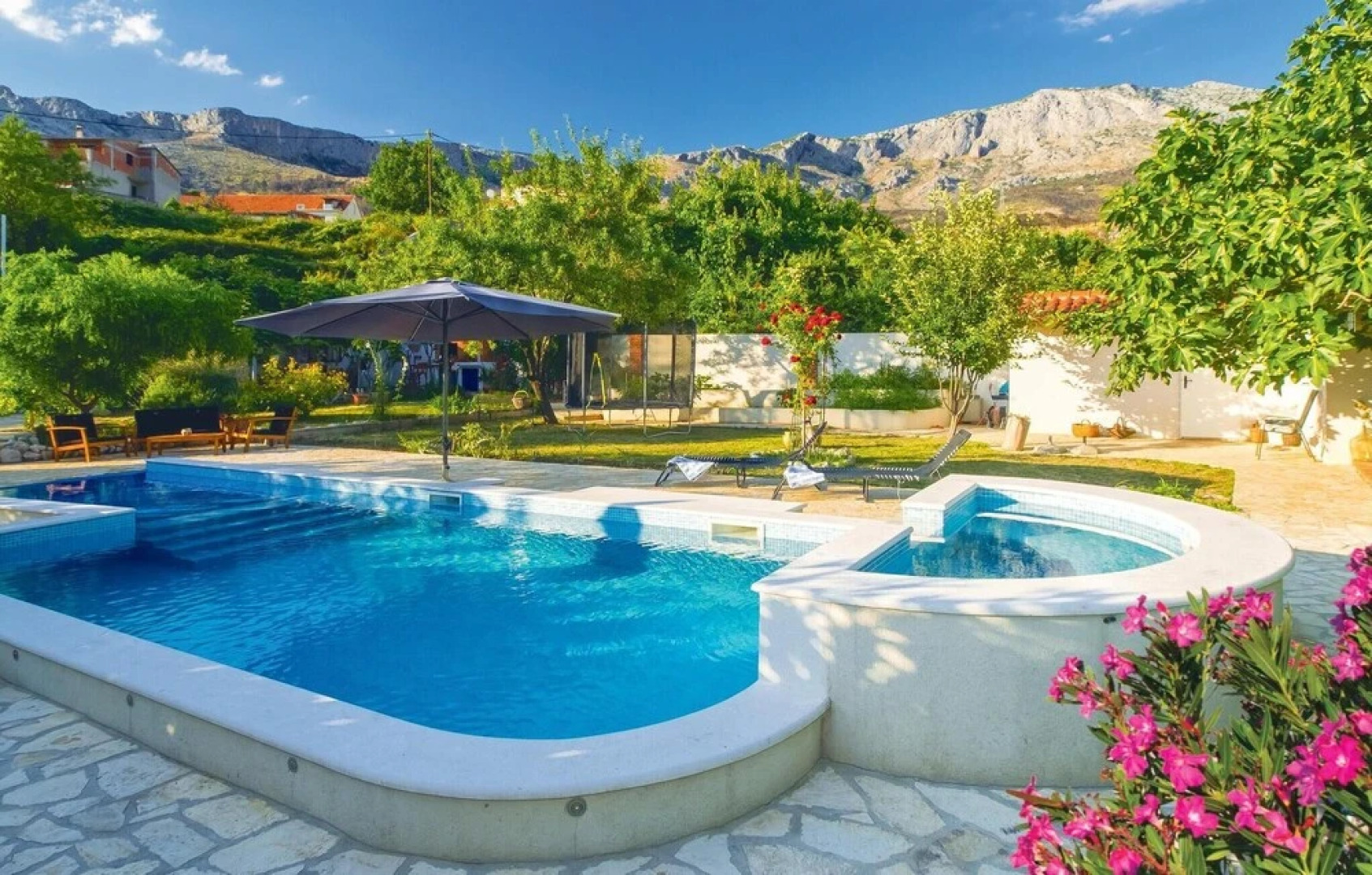 Awesome Home in Zrnovnica With 2 Bedrooms, Wifi and Outdoor Swimming Pool