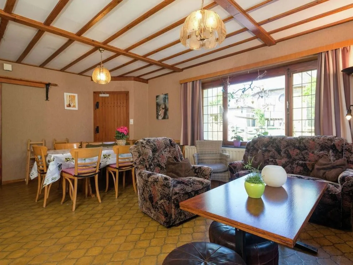 Spacious Holiday Home With Large Garden