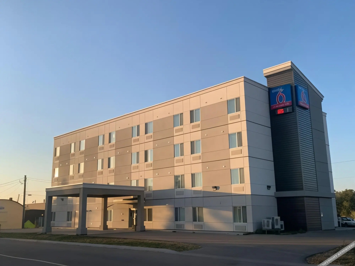 Studio 6-Bruderheim, AB