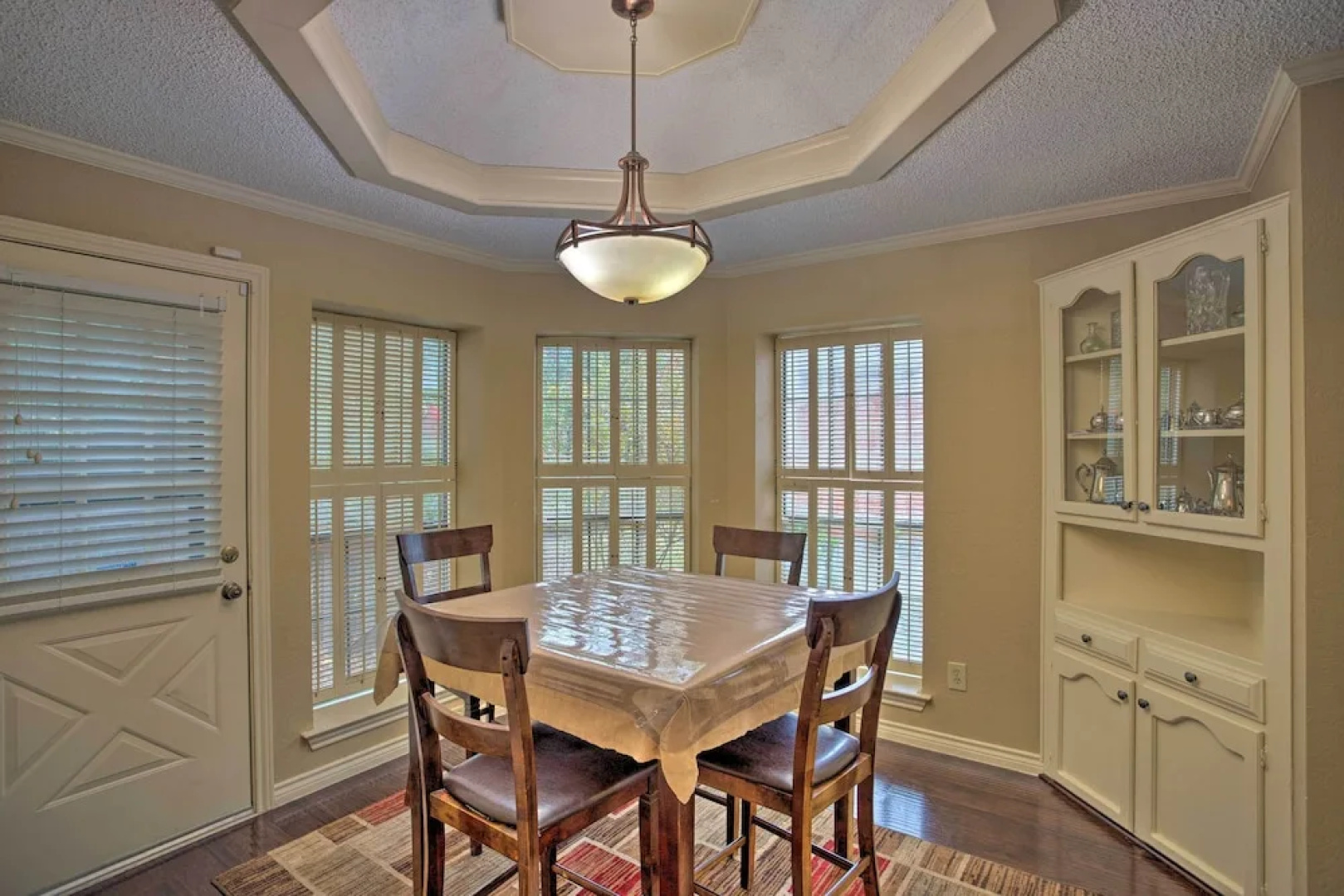 Pool Table, Patio & Grill: Idyllic Mckinney Home