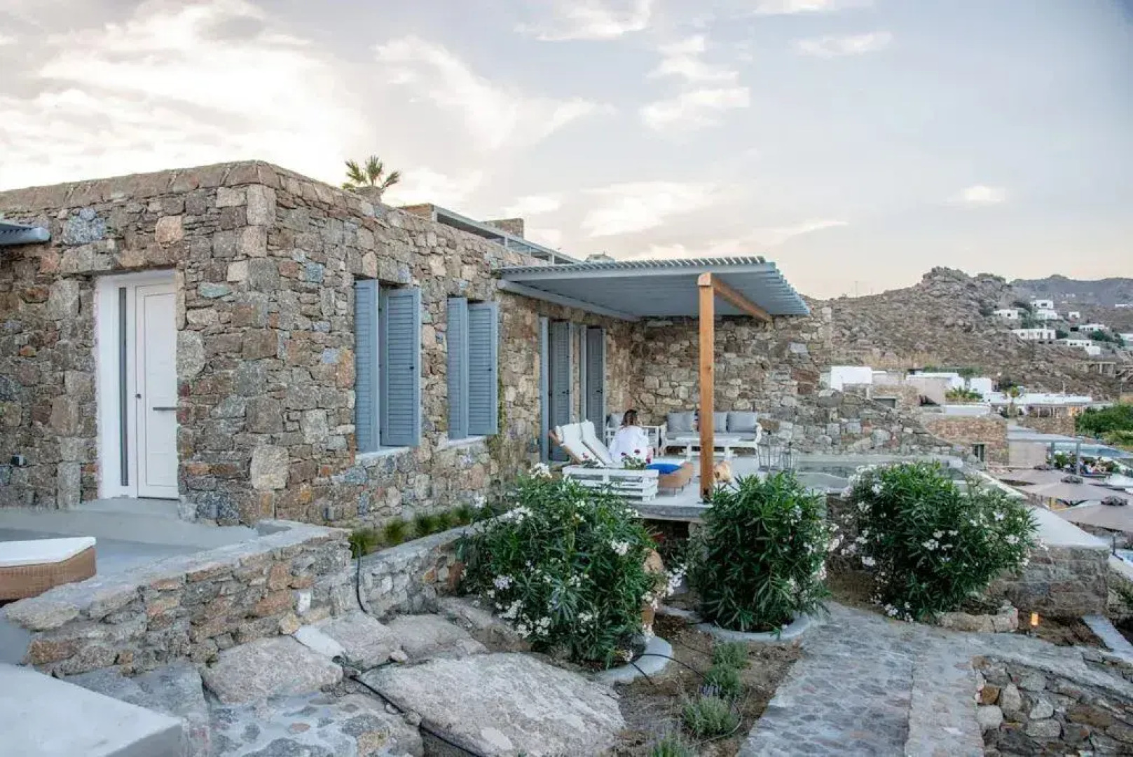 Etesians Suites & Villas