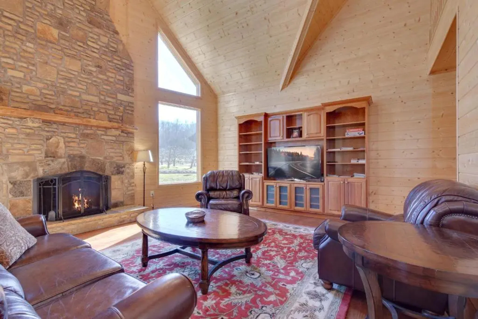 Orchard Hideaway, 3 Bedrooms, Fireplace, WiFi, Gas Grill, Sleeps 6