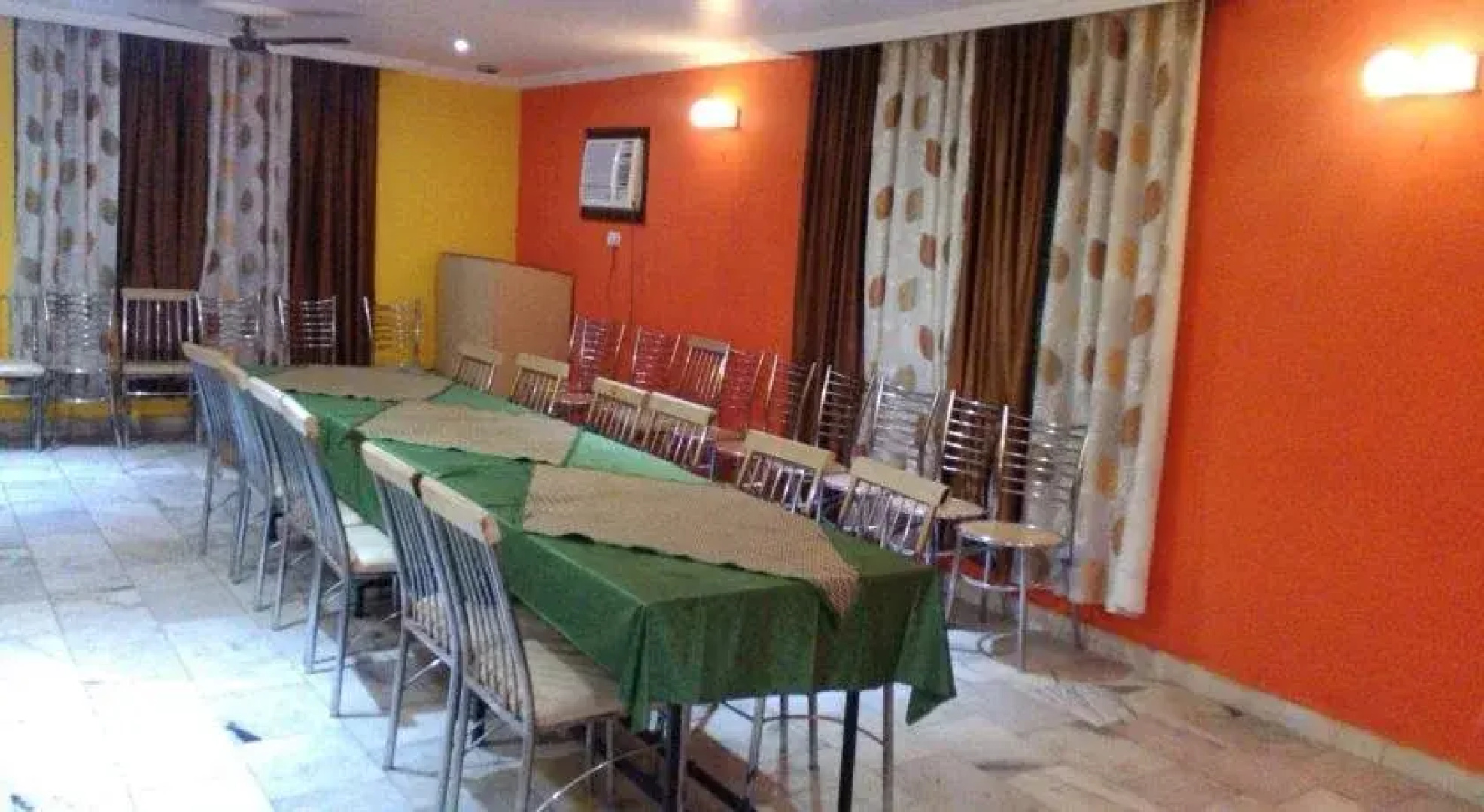 Hotel Kanishka