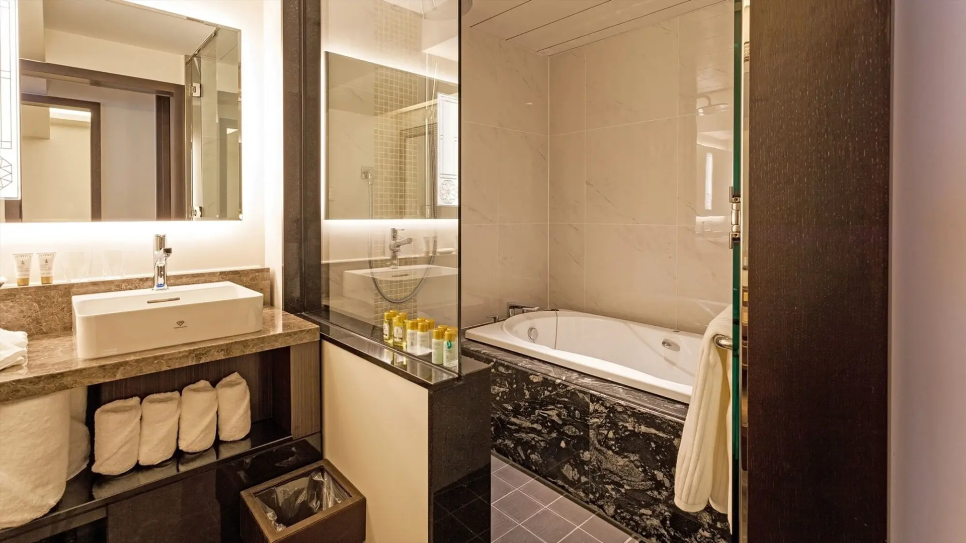 Okinawa Kariyushi Resort Exes Naha
