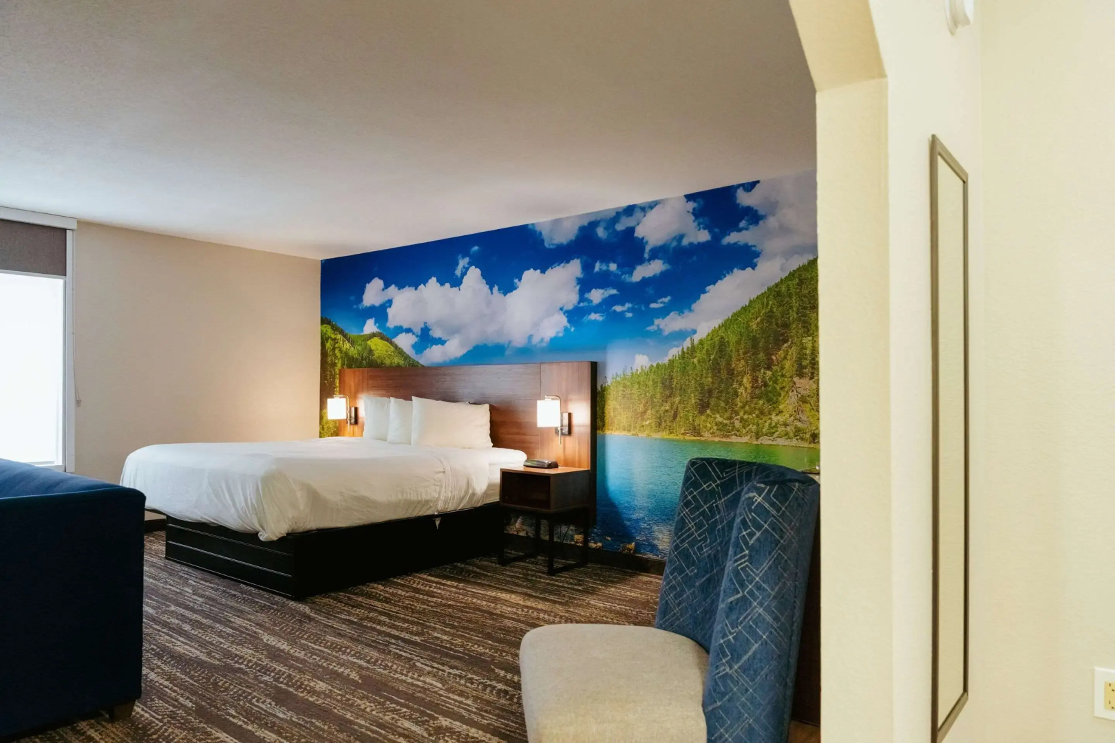 Clarion Pointe-Dillard near Blue Ridge Mountains