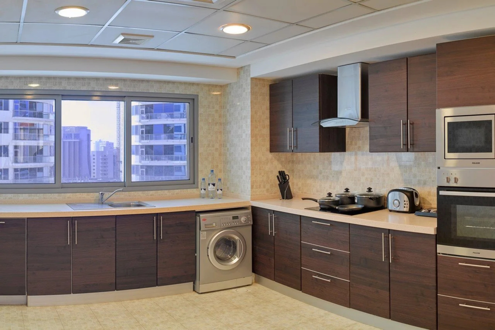 Tulip hotel And Suites