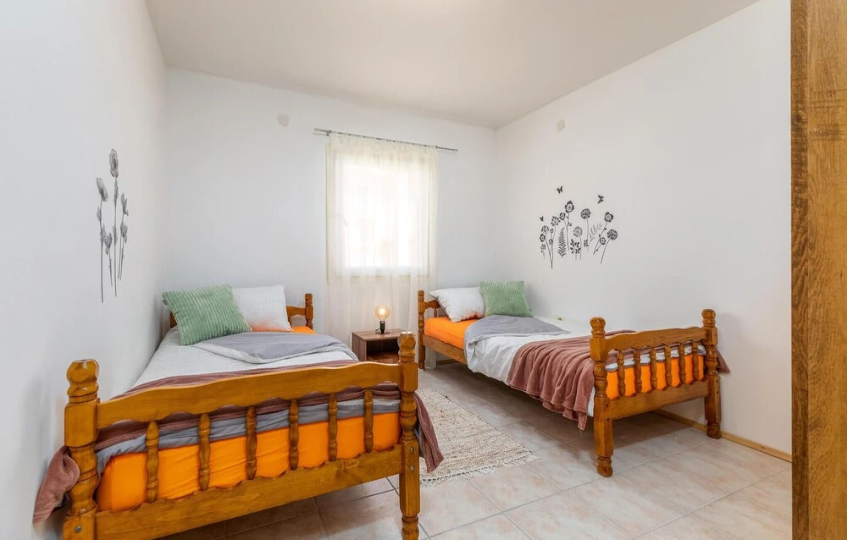 Nice Home in Valbandon with Hot Tub, WiFi & 2 Bedrooms