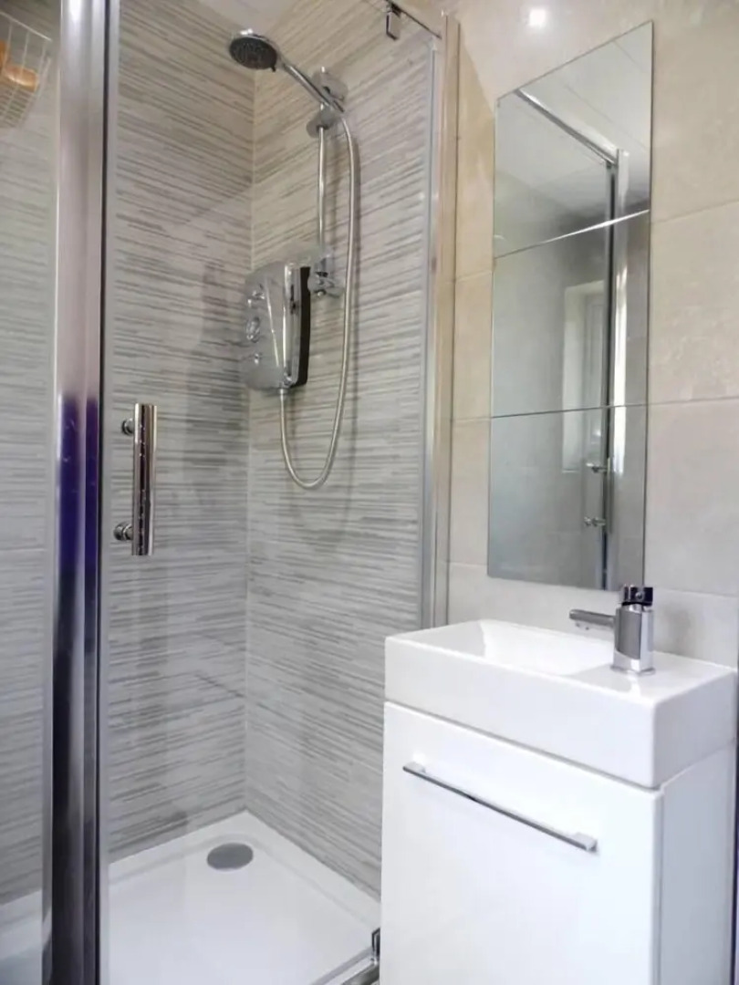 Near GLA Airport - Ideal hub for Paisley & Glasgow