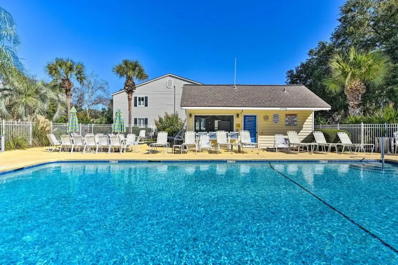 Resort-style Condo in St Simons ~ 1 Mi to Pier!