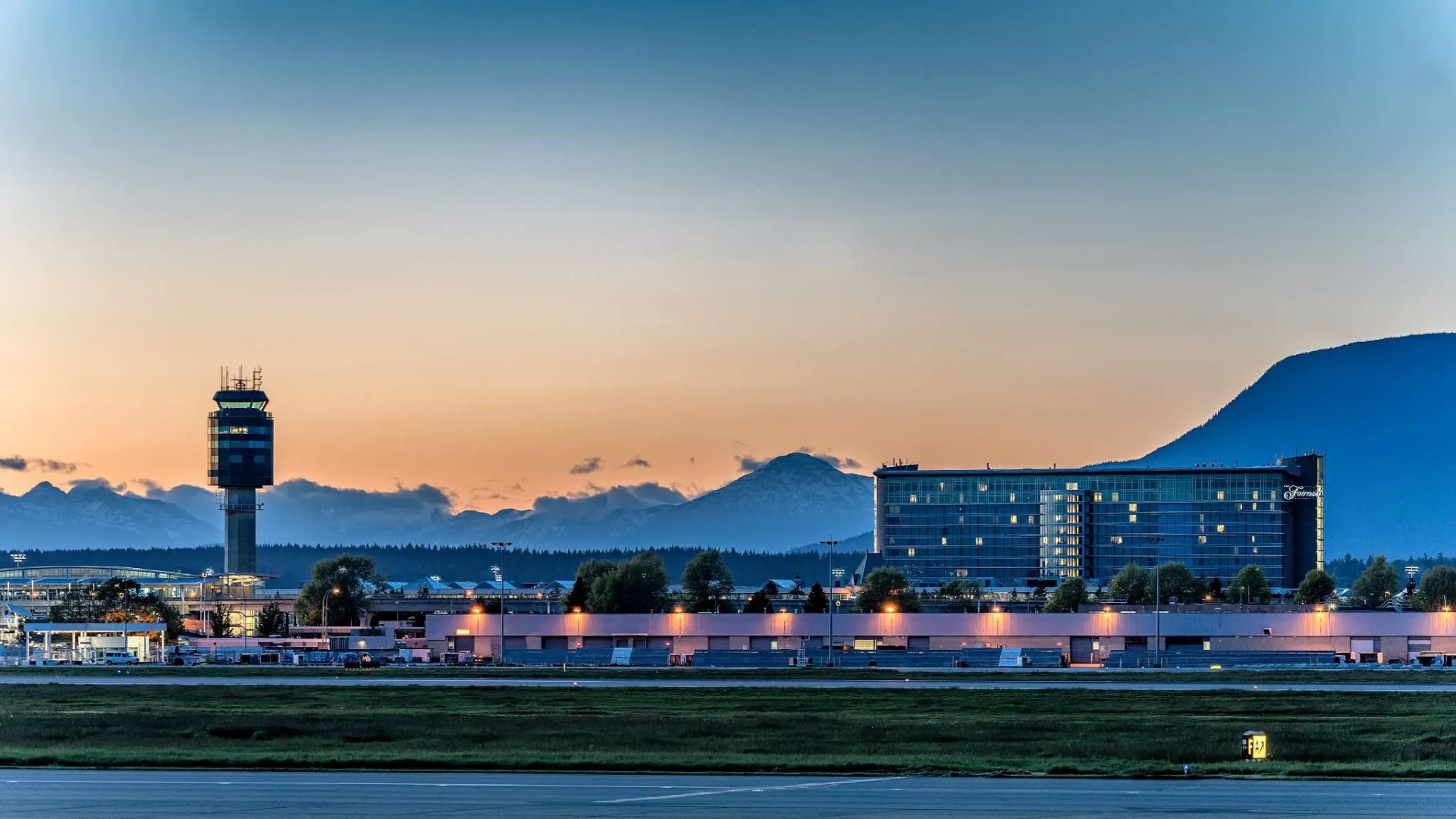 Fairmont Vancouver Airport In-Terminal Hotel