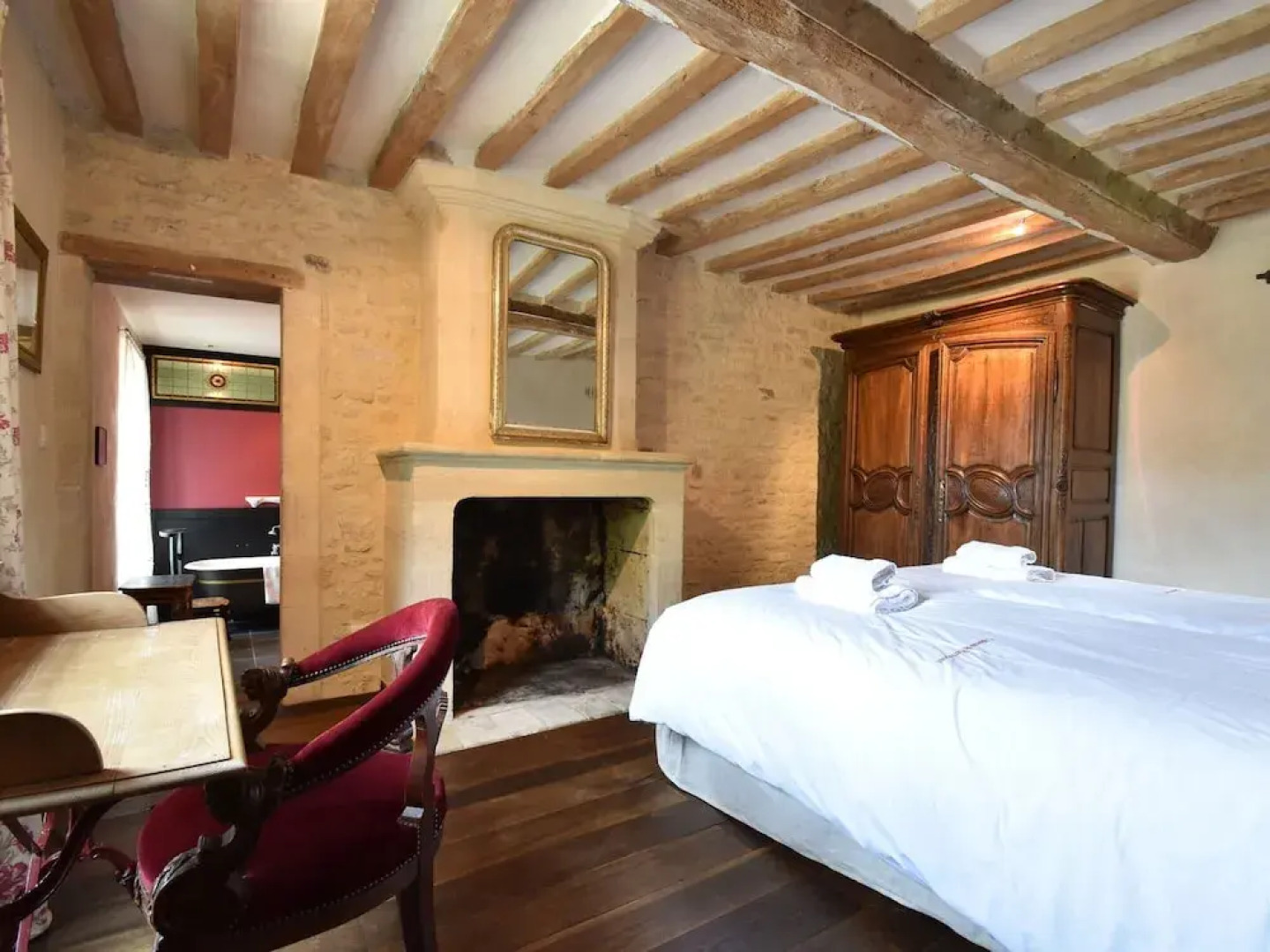 Luxurious Mansion in Castle Grounds in Lantheuil