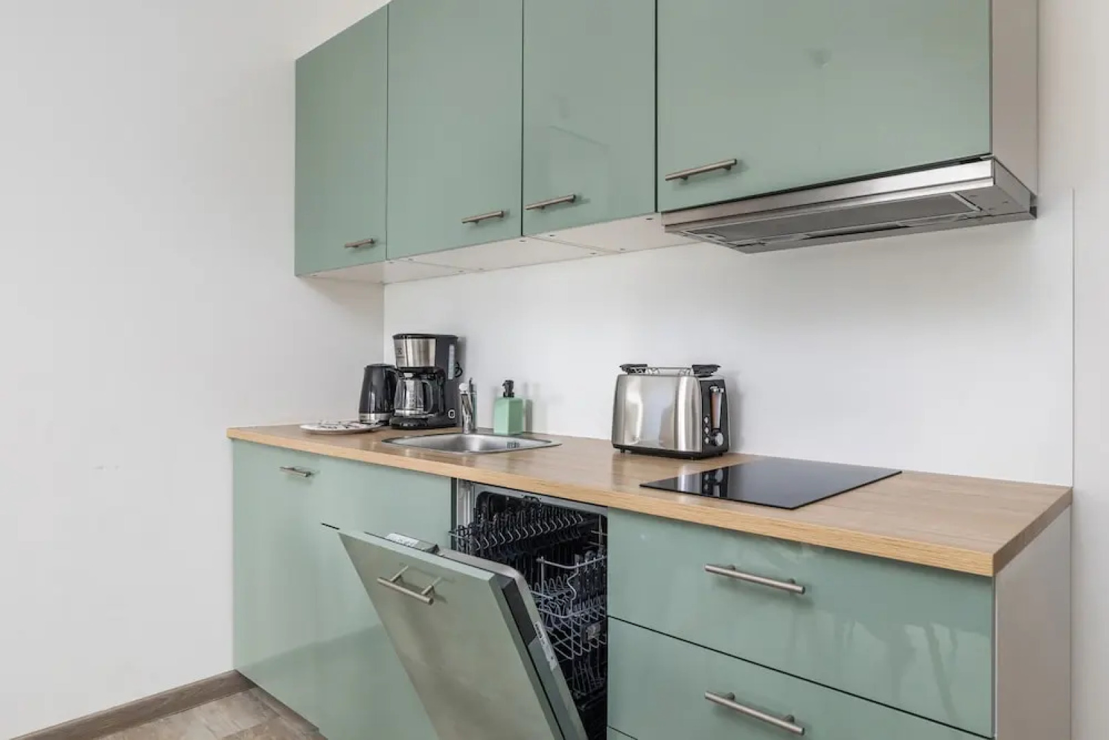 Sweet Apartment Five Seas by Renters