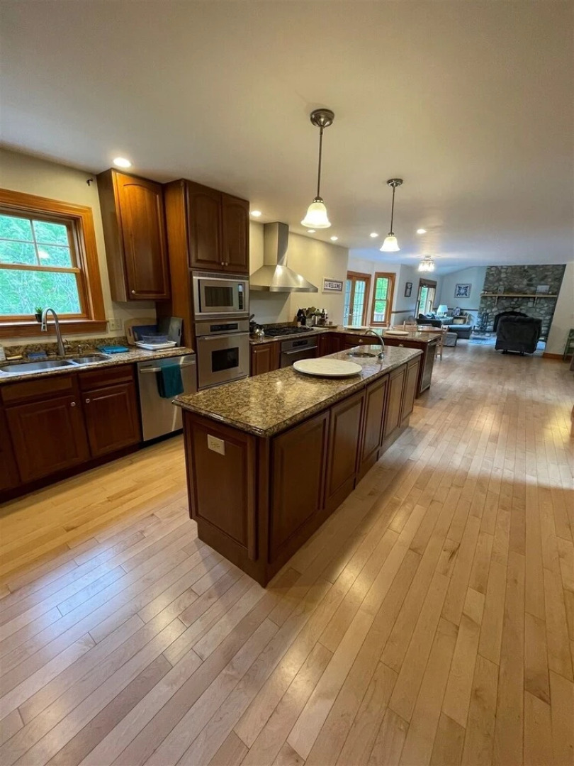 Blueberry More Limit 17 7 Bedroom Home by RedAwning