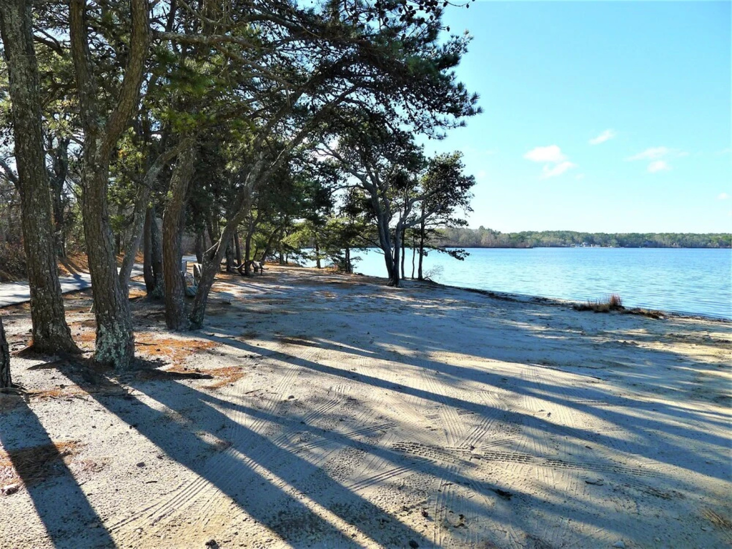 563 Pleasant Lake - 4 Bedroom House