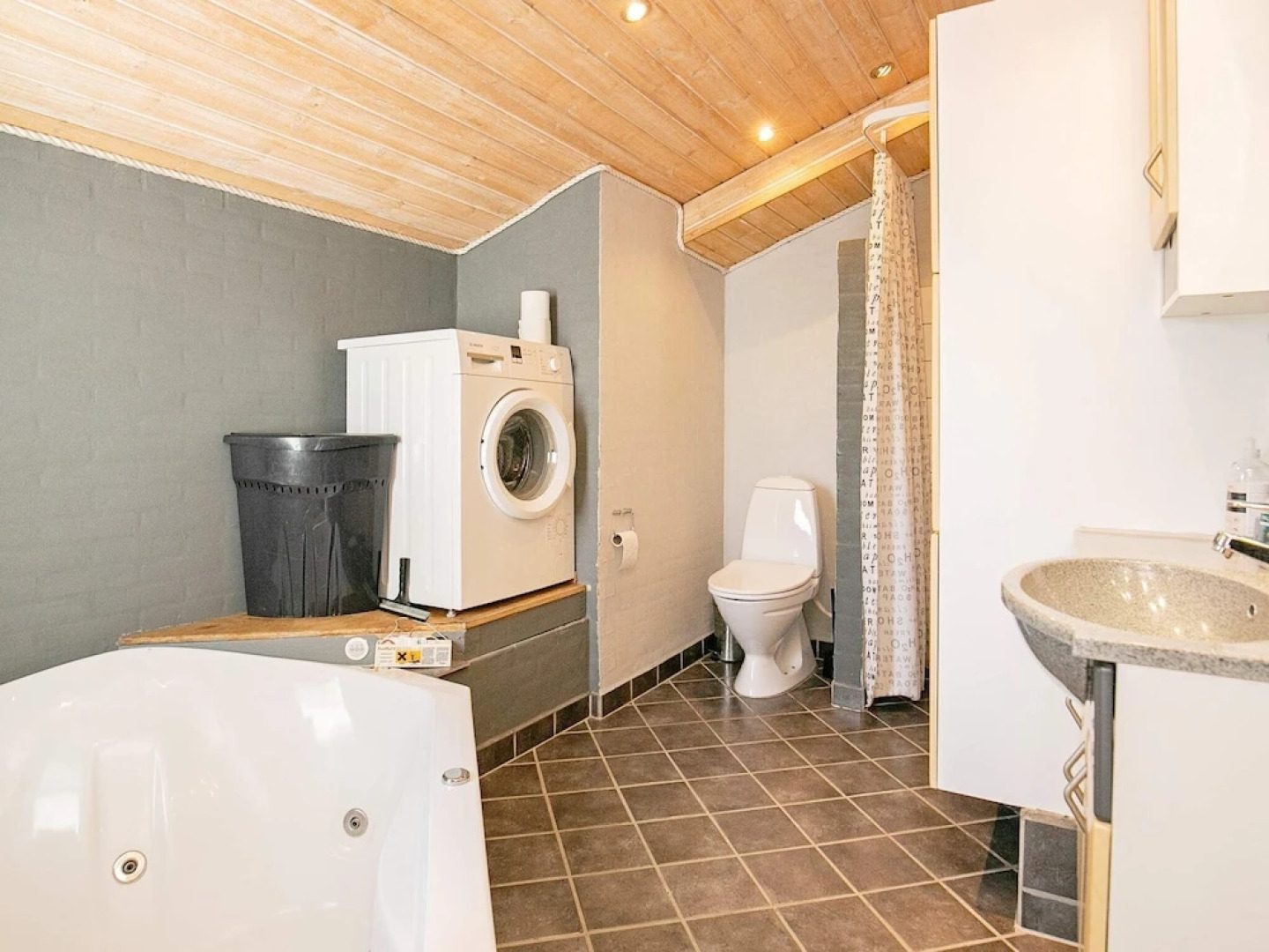 Cozy Holiday Home in Vejers Strand With Whirlpool