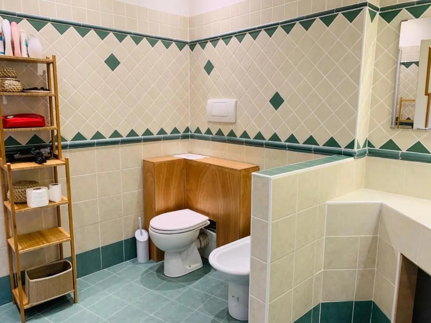 Appartamento con veranda, giardino e piscina