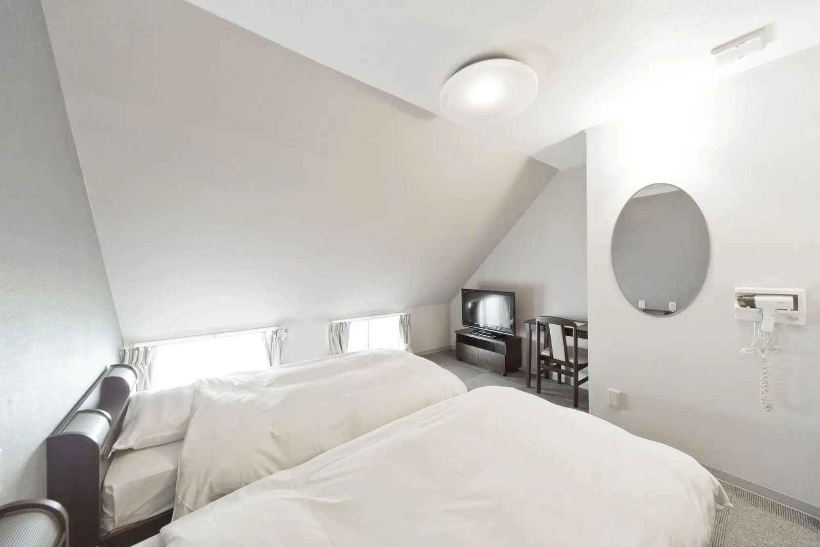 Shin-Okubo International Hotel