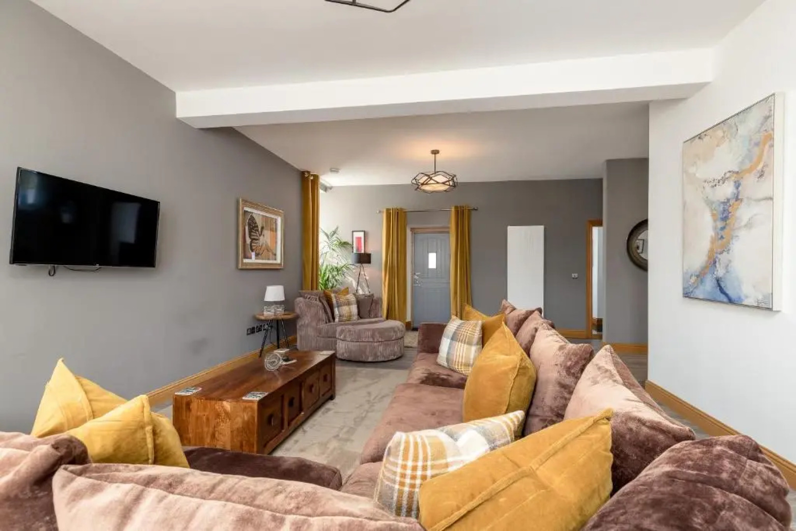 Newly Renovated Early 19th Century Cottage With Hot-tub