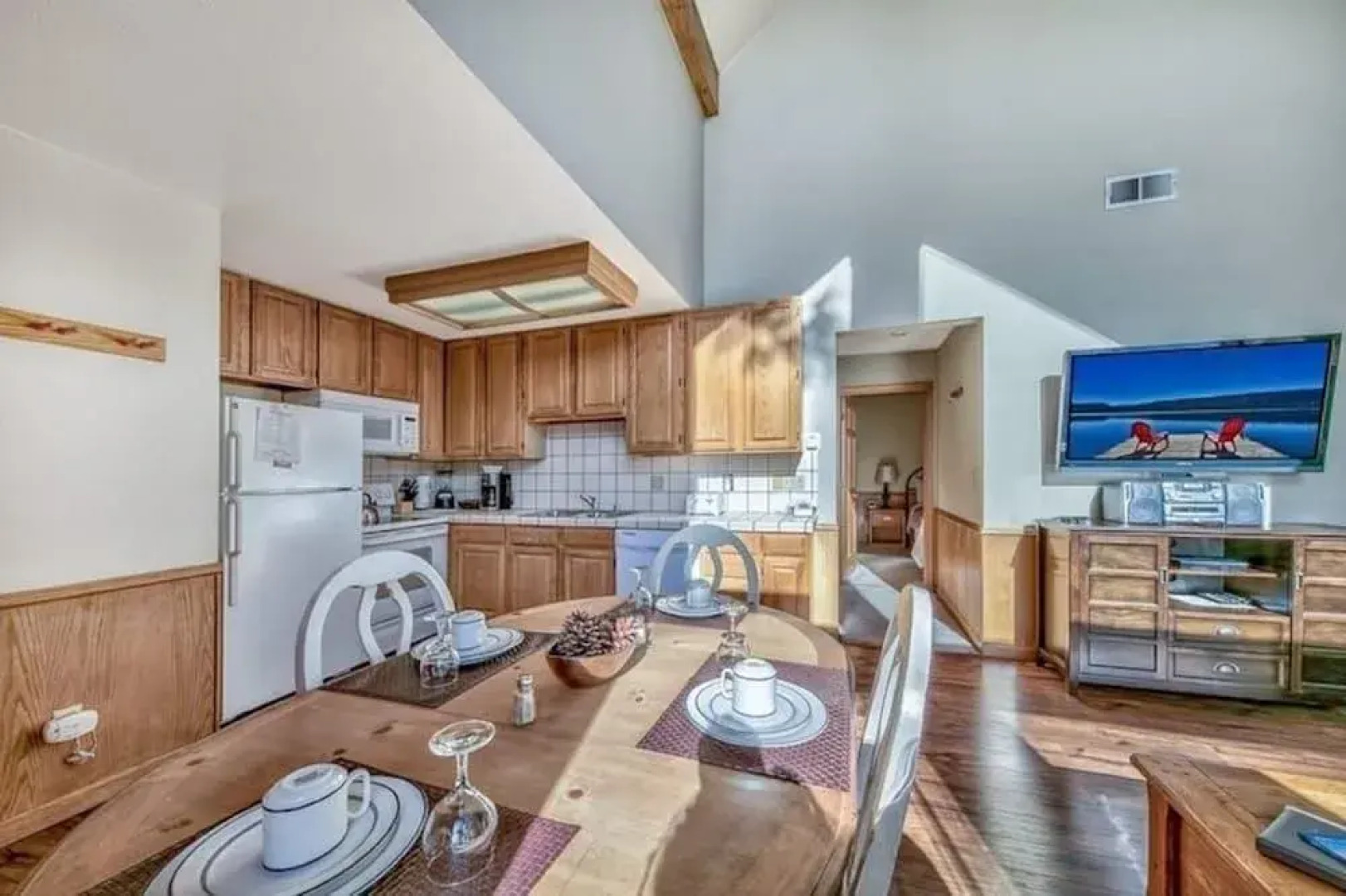 Edgelake Beach Club by Coolvacay