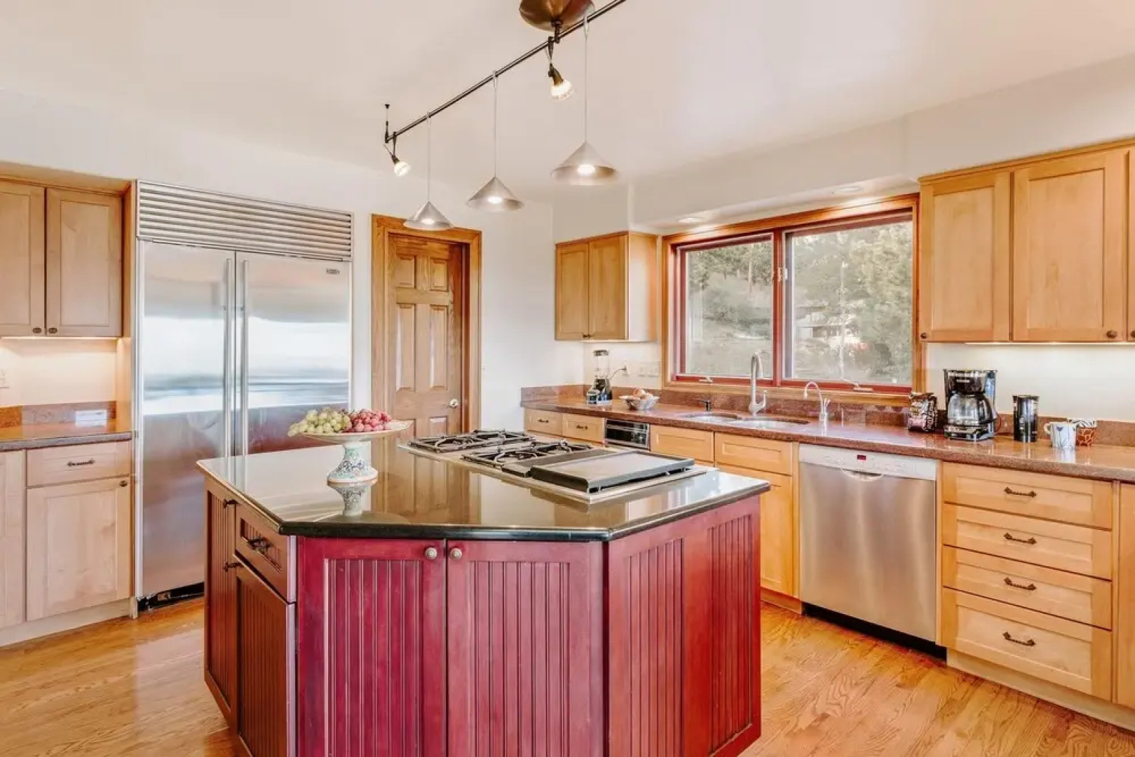 Sim6078 - Boulder Foothills Panorama Paradise With Open View