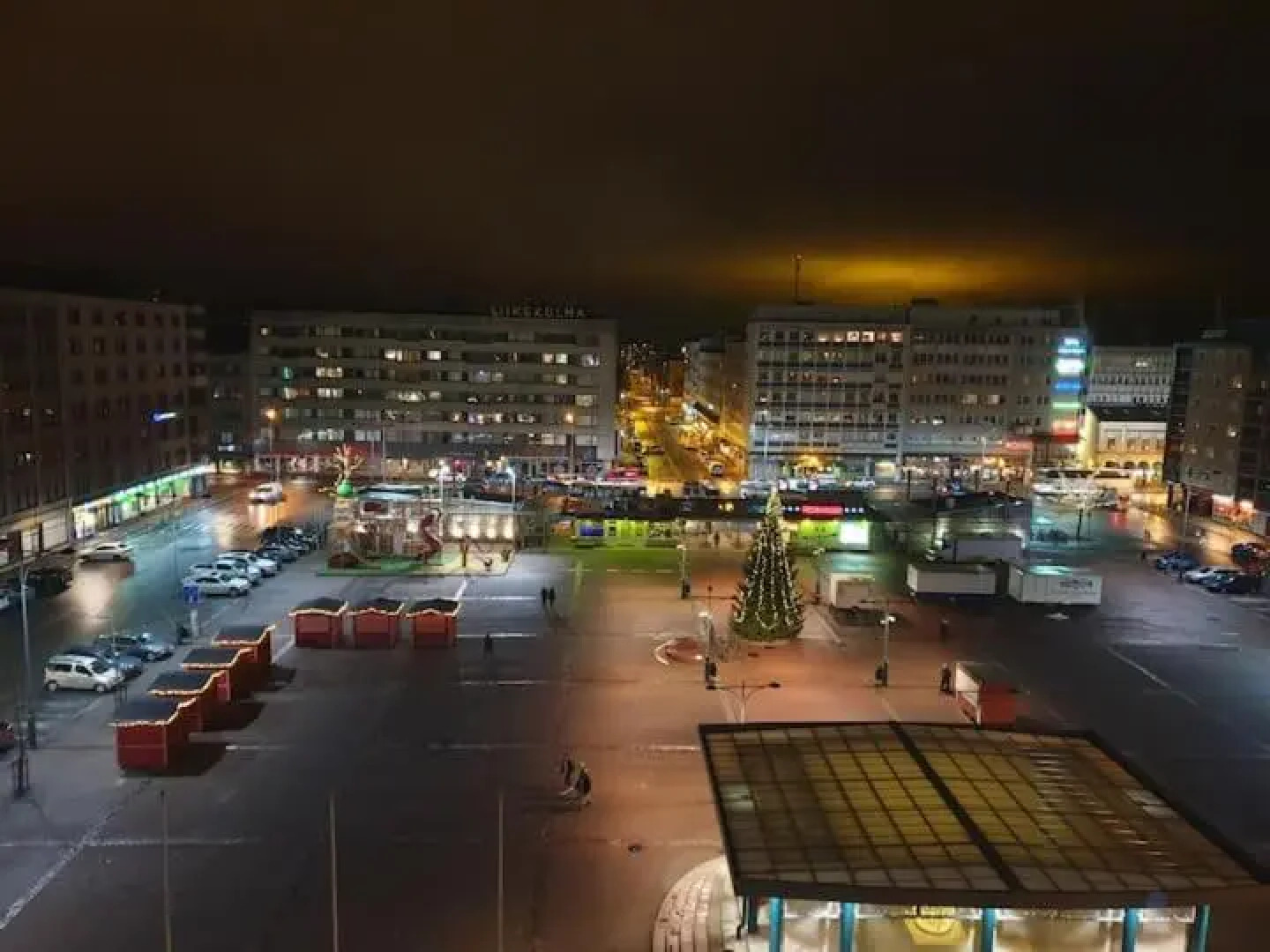 90m2 on pedestrian street on Top Floor, penthouse suite, great view! Incl linen and all