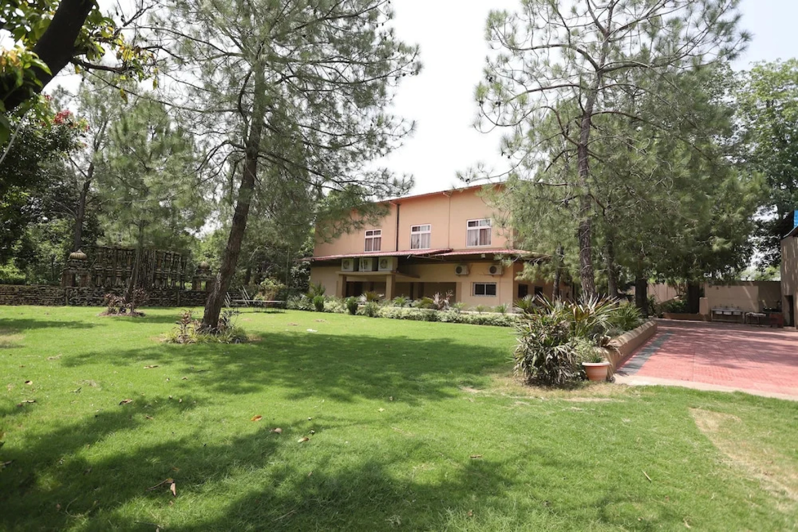 Blue Lotus Club And Resorts by OYO Rooms