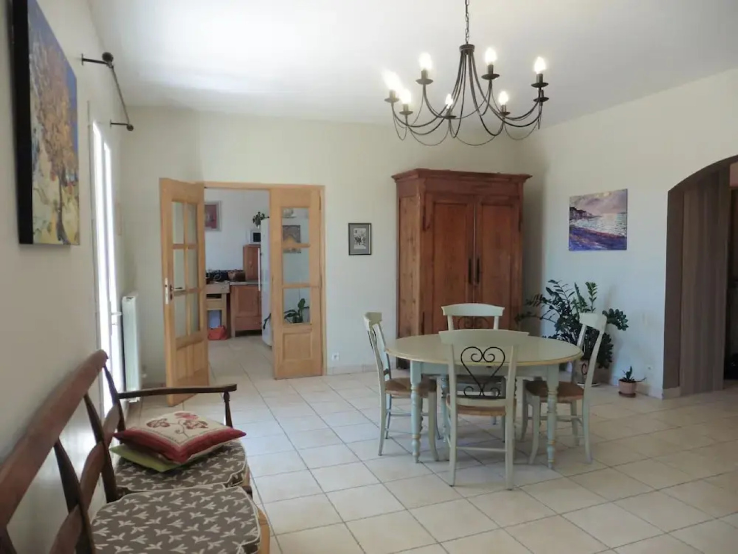 Pretty, Spacious Holiday Home With Private Pool