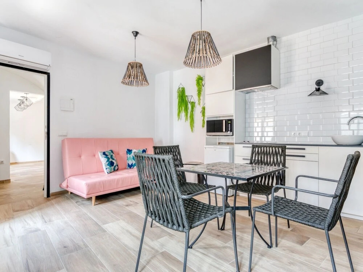 Cozy Holiday Apartment With Terrace and BBQ