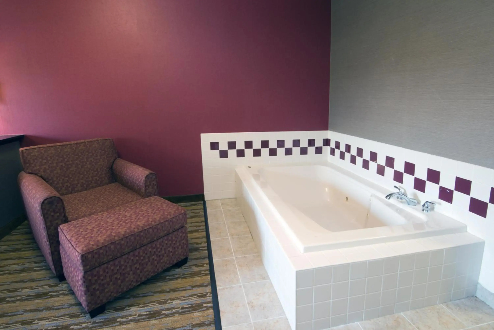 Holiday Inn Express & Suites Wauseon by IHG